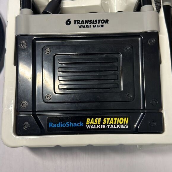 Radio Shack Base Station With 2 Hand Held Walkie Talkies 60-3067 Kids Toy - Picture 7 of 8